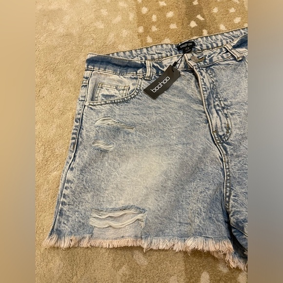 Boohoo Acid Wash distressed denim mom shorts women’s size 12 - Picture 4 of 9